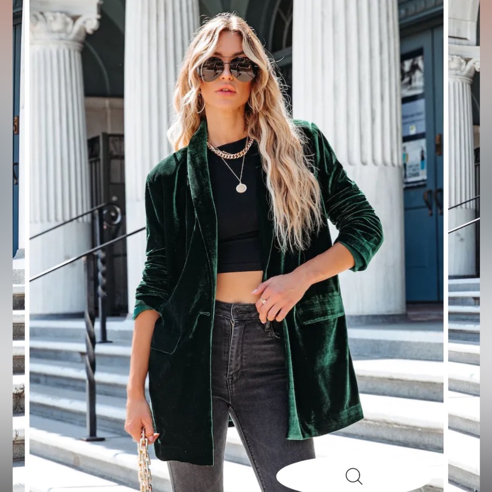 VICI POCKETED
VELVET BLAZER -
EMERALD